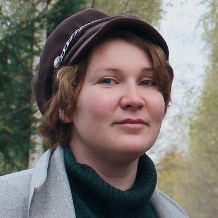 Яна Азарова