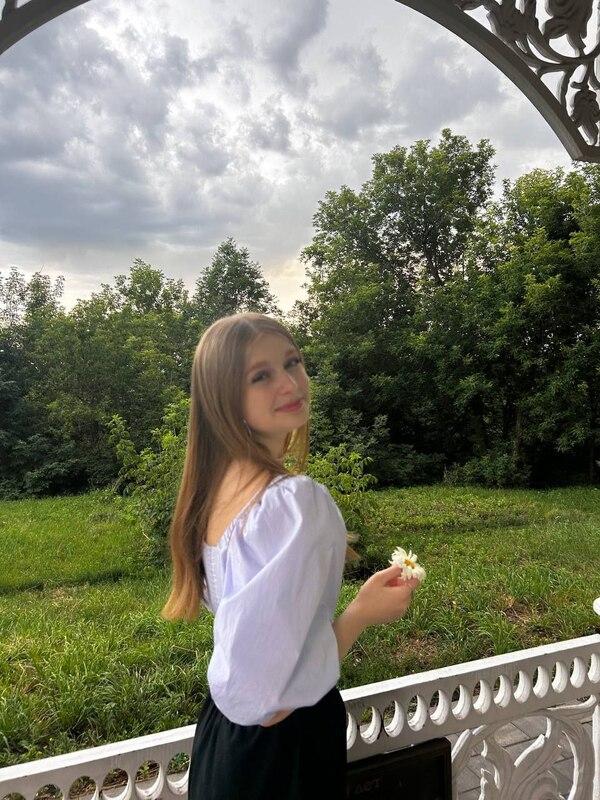 Анна Мешкова