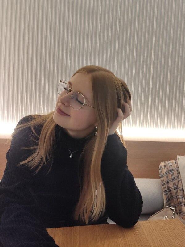 Анна Мешкова